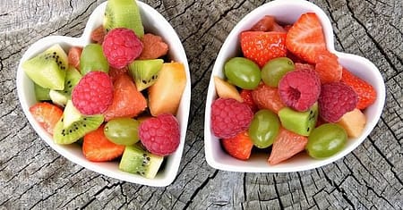 Benefícios das frutas na medicina natural e psicologia para a saúde